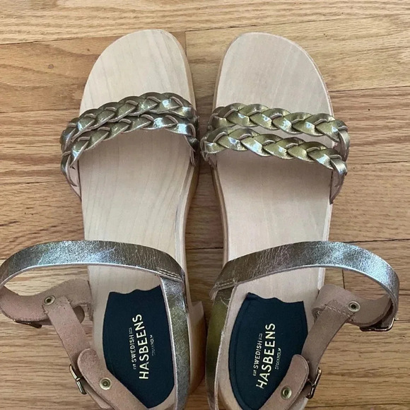 SWEDISH Hasbeens sz 41 or 10 NWOT metallic leather + wooden heeled clog no wear - Picture 2 of 7